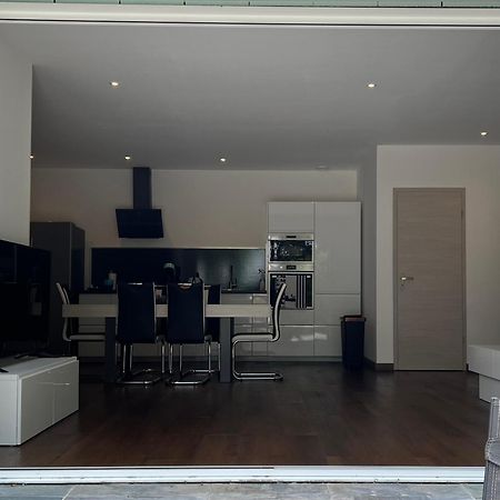 Brand New Villa With Fully Intergrated Air Conditioning & Private Pool, Overlooking Forest Sardan Buitenkant foto
