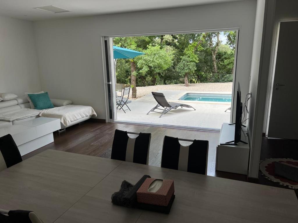Brand New Villa With Fully Intergrated Air Conditioning & Private Pool, Overlooking Forest Sardan Buitenkant foto