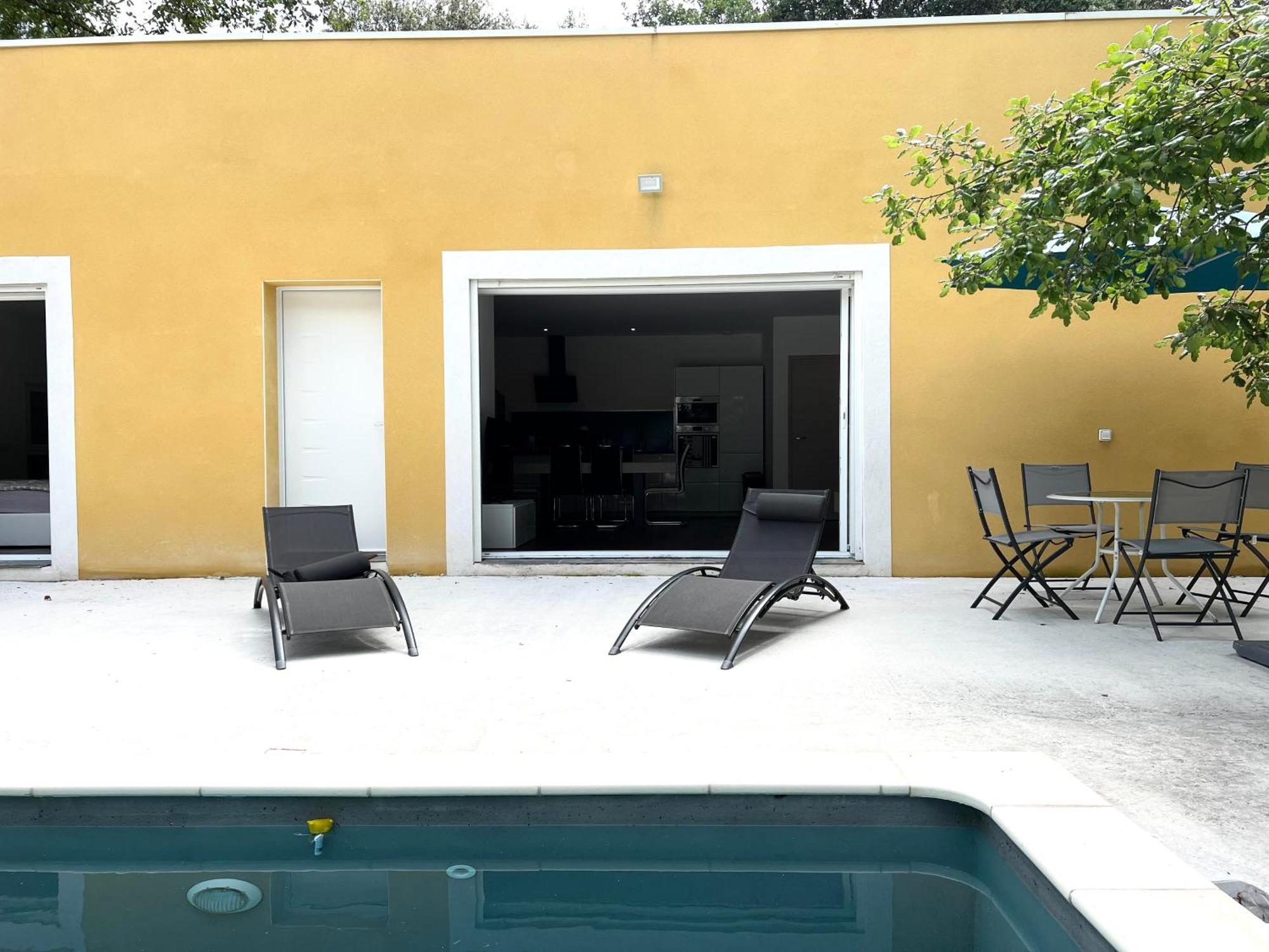 Brand New Villa With Fully Intergrated Air Conditioning & Private Pool, Overlooking Forest Sardan Buitenkant foto